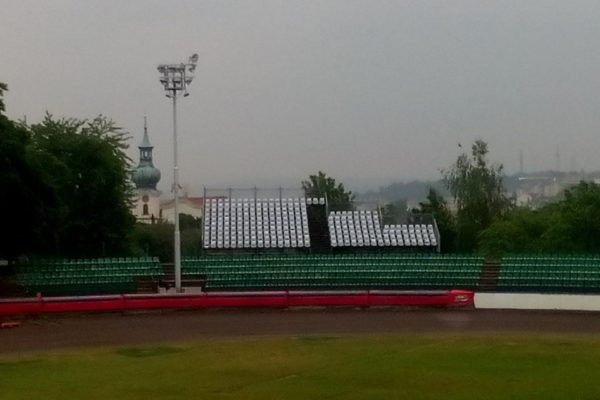 Zvýšená kapacita díky mobilní tribuně Zvýšená kapacita díky mobilní tribuně