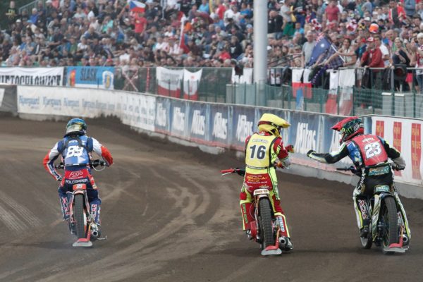Trénink plochodrážních hvězd již tento pátek Trénink plochodrážních hvězd již tento pátek