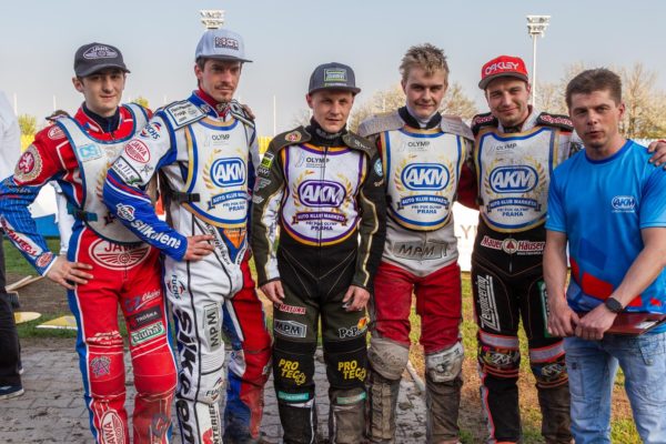 Extraliga začíná dnes v 18 hodin Extraliga začíná dnes v 18 hodin