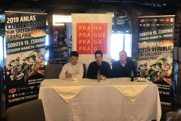 Druhá tisková konference Auto klubu Markéta Druhá tisková konference Auto klubu Markéta