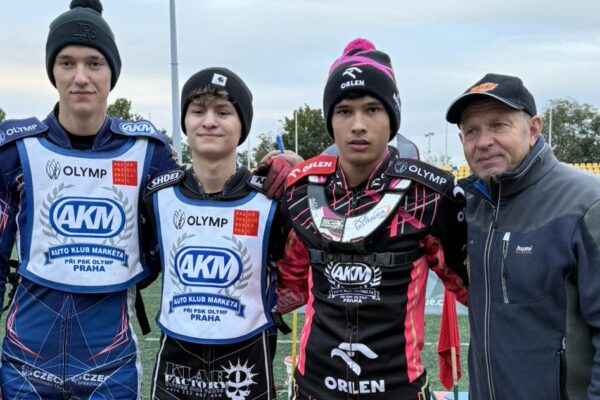 Titul juniorských družstev zůstal doma Titul juniorských družstev zůstal doma