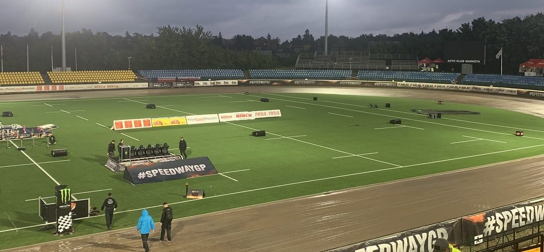 FIM Speedway Grand Prix v Praze odložena na neděli